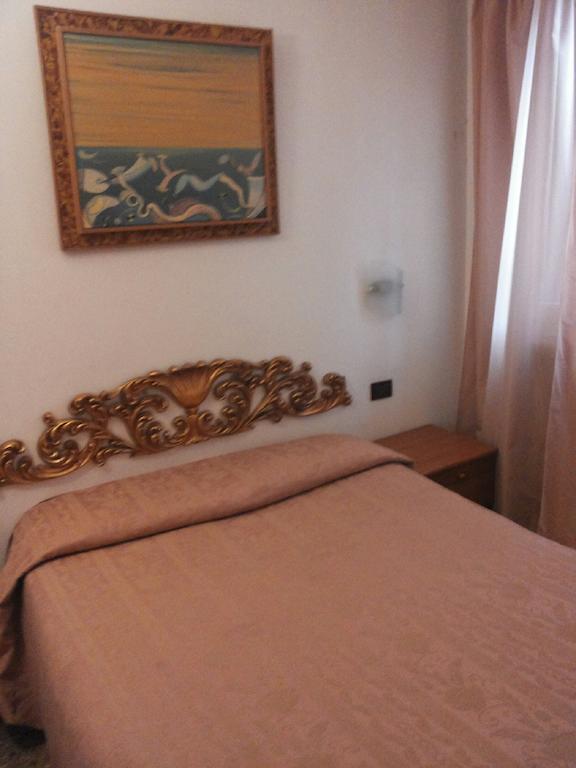 Hotel Antico Capon Venedig Exterior foto