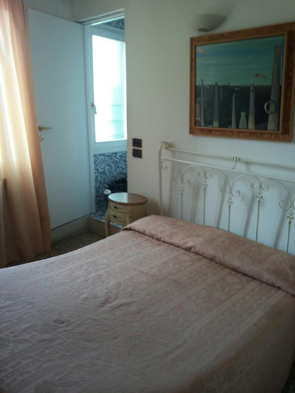 Hotel Antico Capon Venedig Zimmer foto